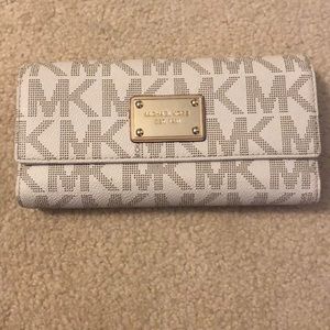 Michael Kors Jet Set Wallet